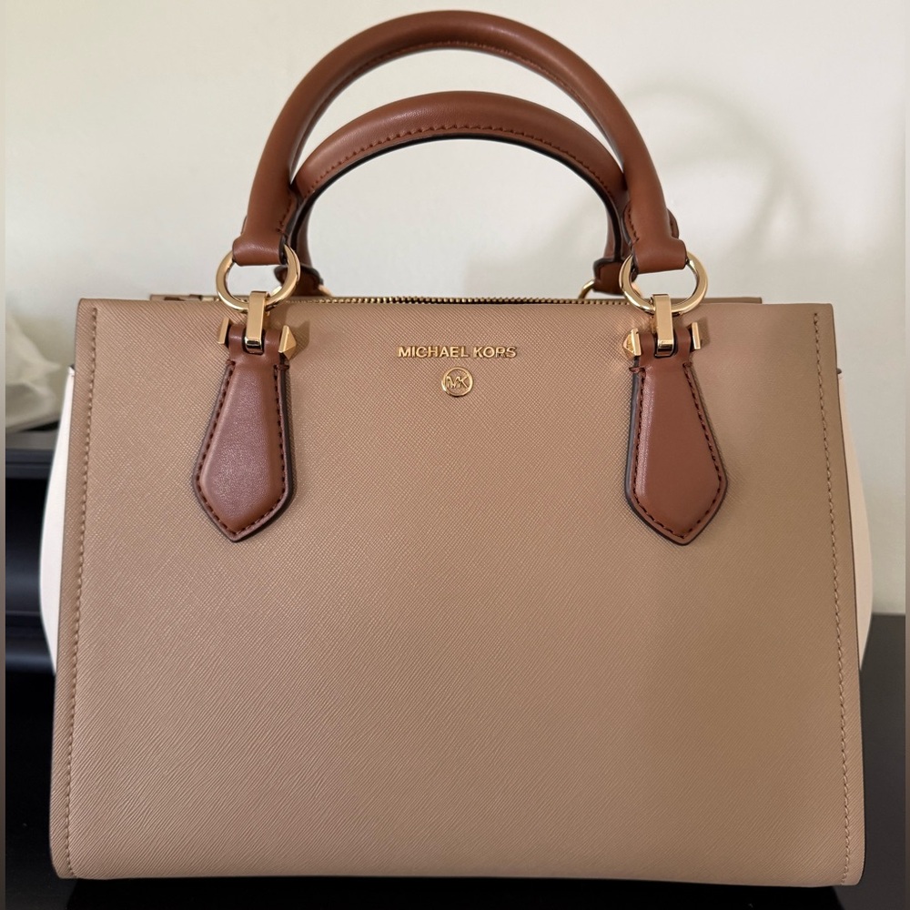 BRAND NEW Michael Kors Marilyn Satchel Bag. 🤎👜 Beautiful!!